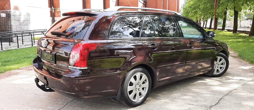 Toyota Avensis cena 19999 przebieg: 220000, rok produkcji 2008 z Złocieniec małe 781